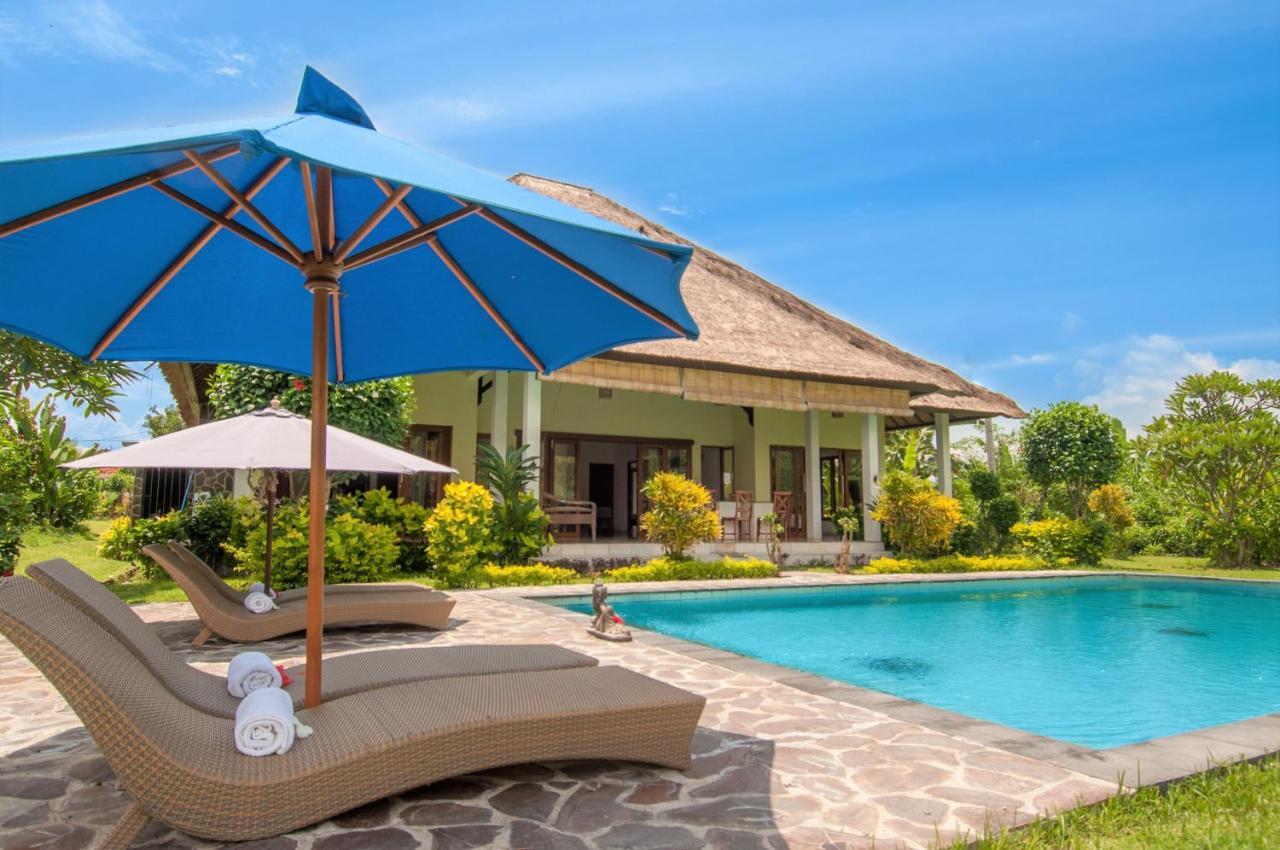 Absolute Beach Front Villa Umeanyar Екстериор снимка