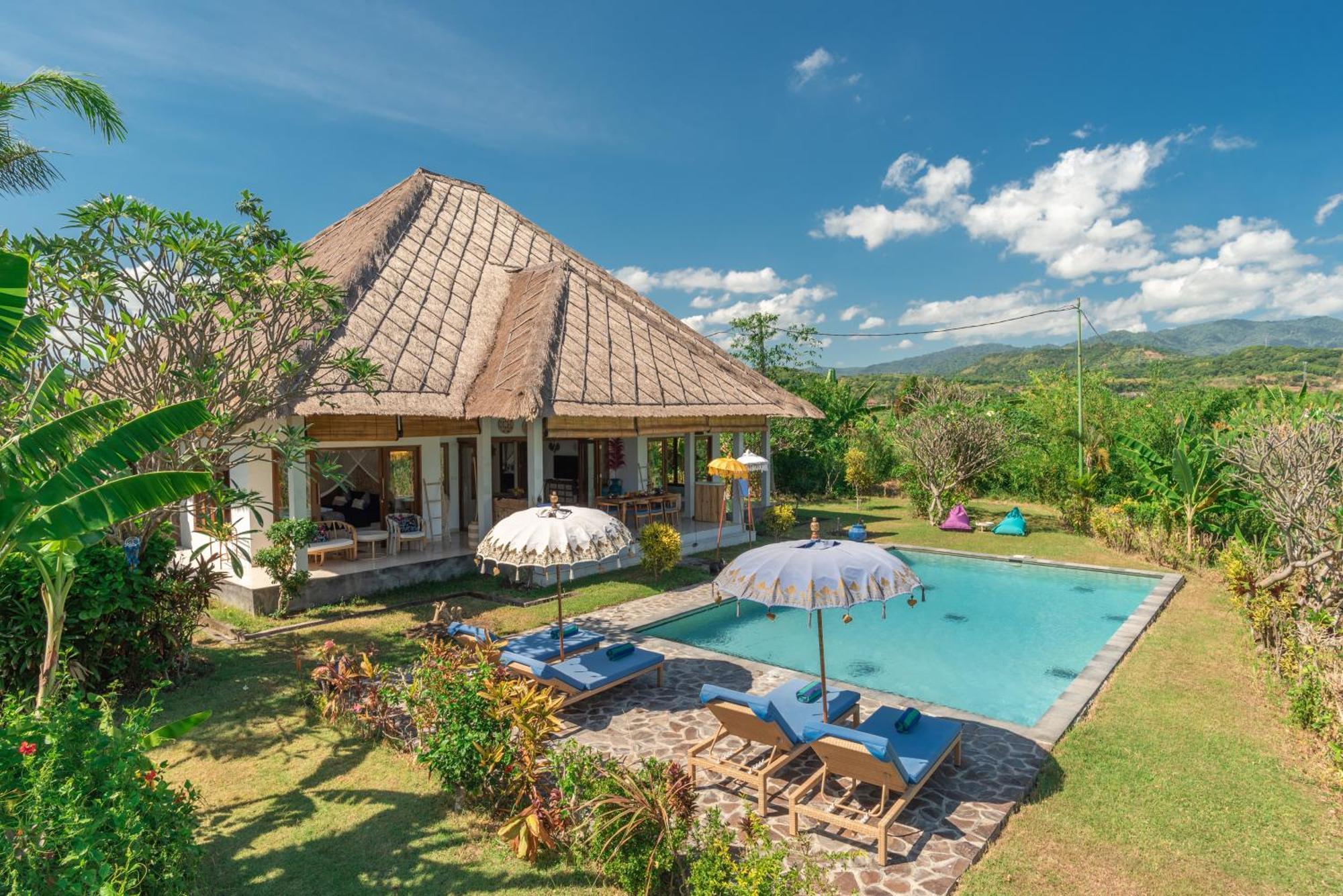 Absolute Beach Front Villa Umeanyar Екстериор снимка