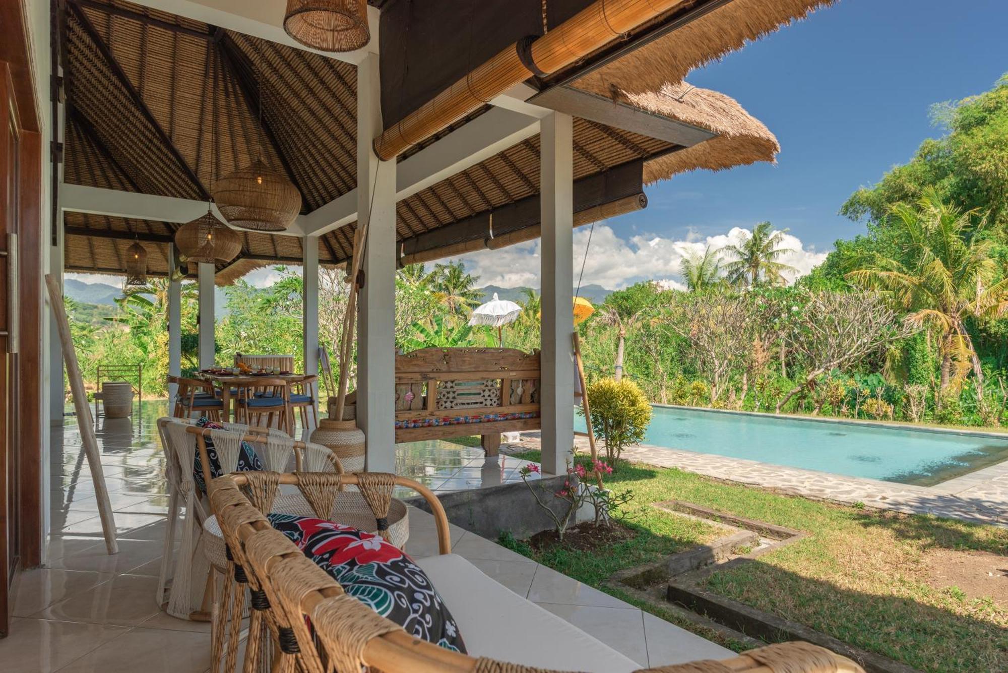 Absolute Beach Front Villa Umeanyar Екстериор снимка