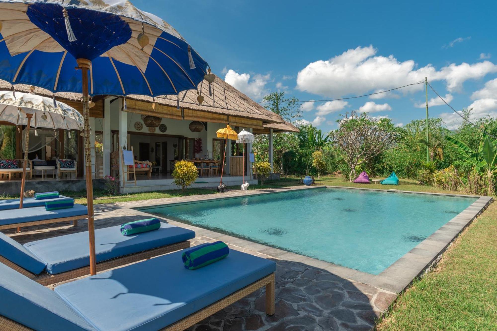 Absolute Beach Front Villa Umeanyar Екстериор снимка