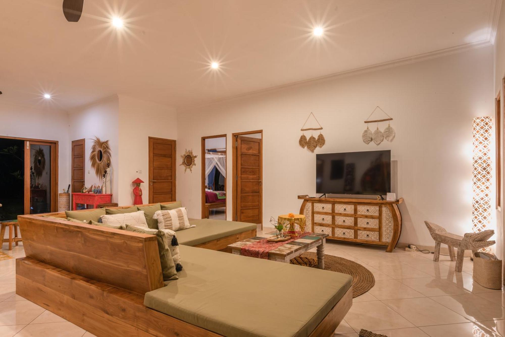 Absolute Beach Front Villa Umeanyar Екстериор снимка