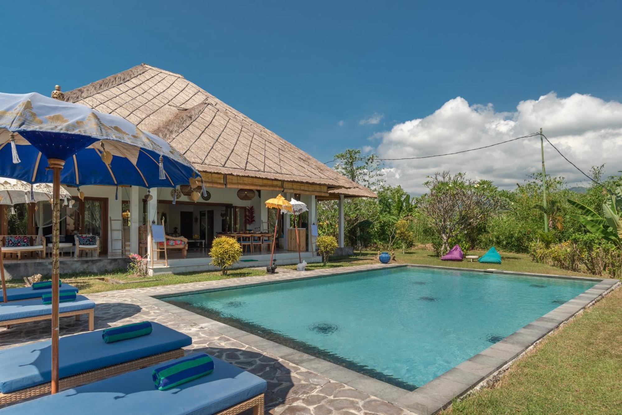 Absolute Beach Front Villa Umeanyar Екстериор снимка
