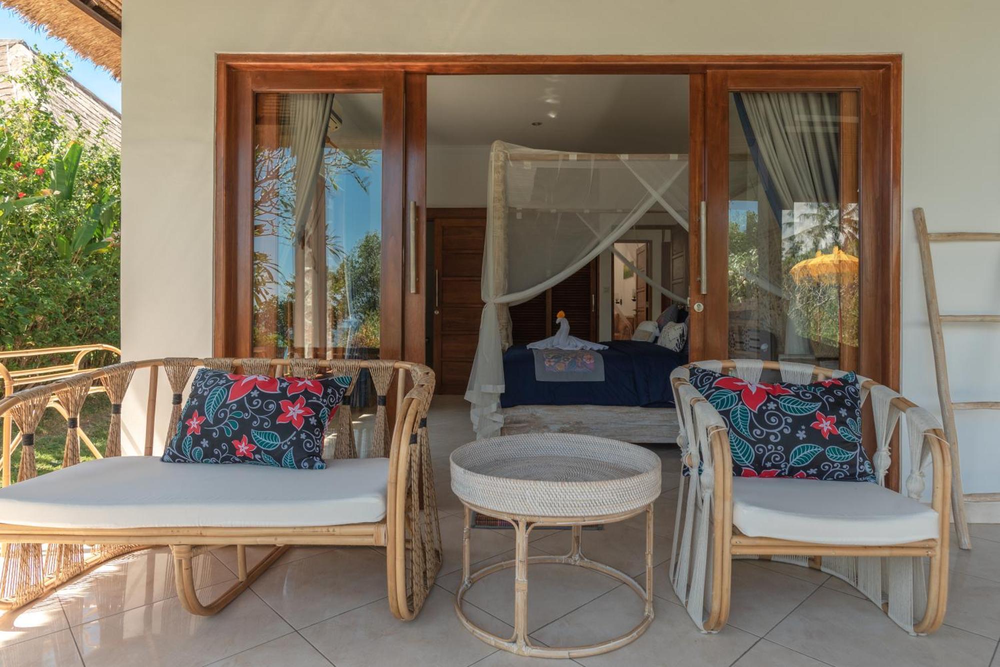 Absolute Beach Front Villa Umeanyar Екстериор снимка