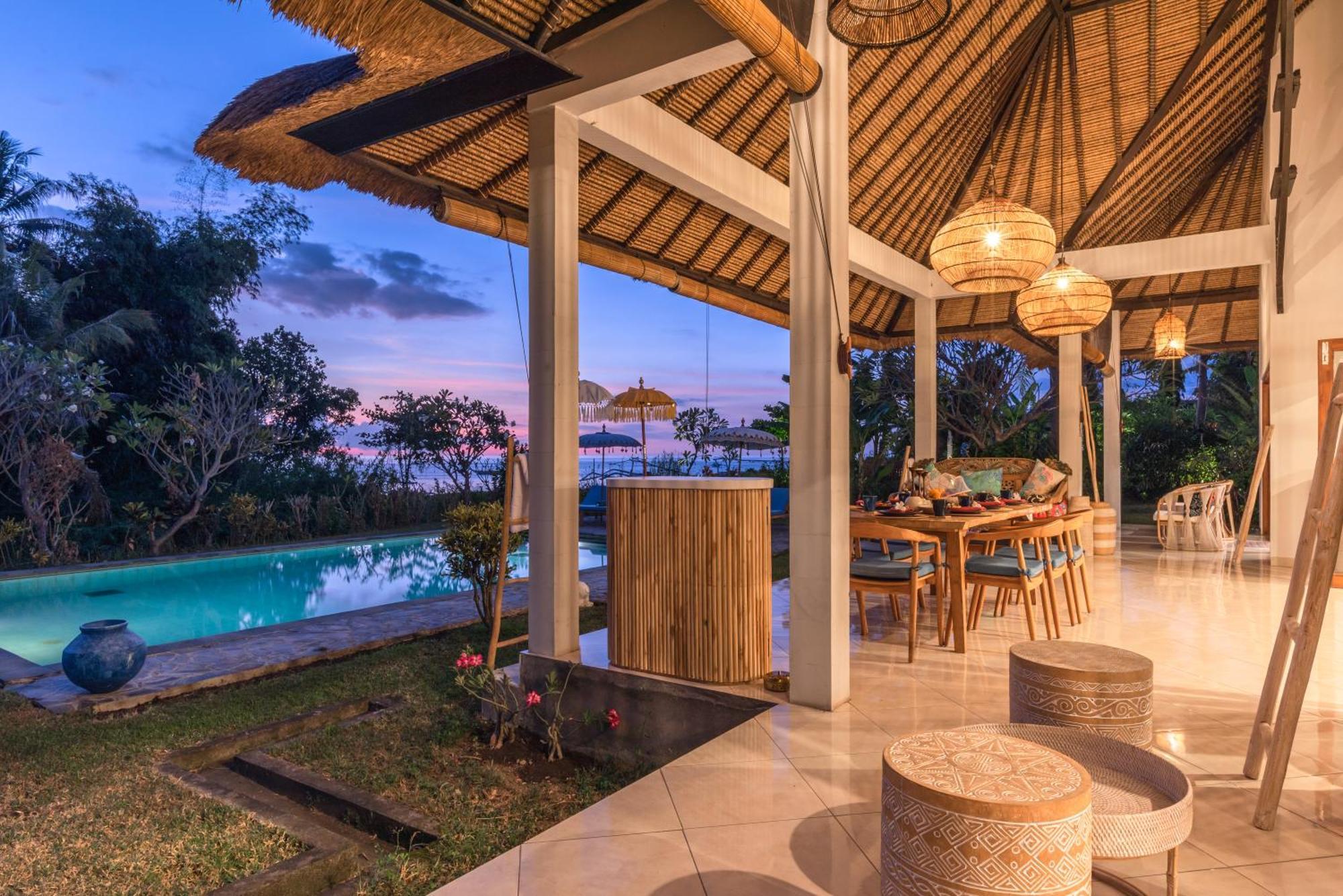 Absolute Beach Front Villa Umeanyar Екстериор снимка